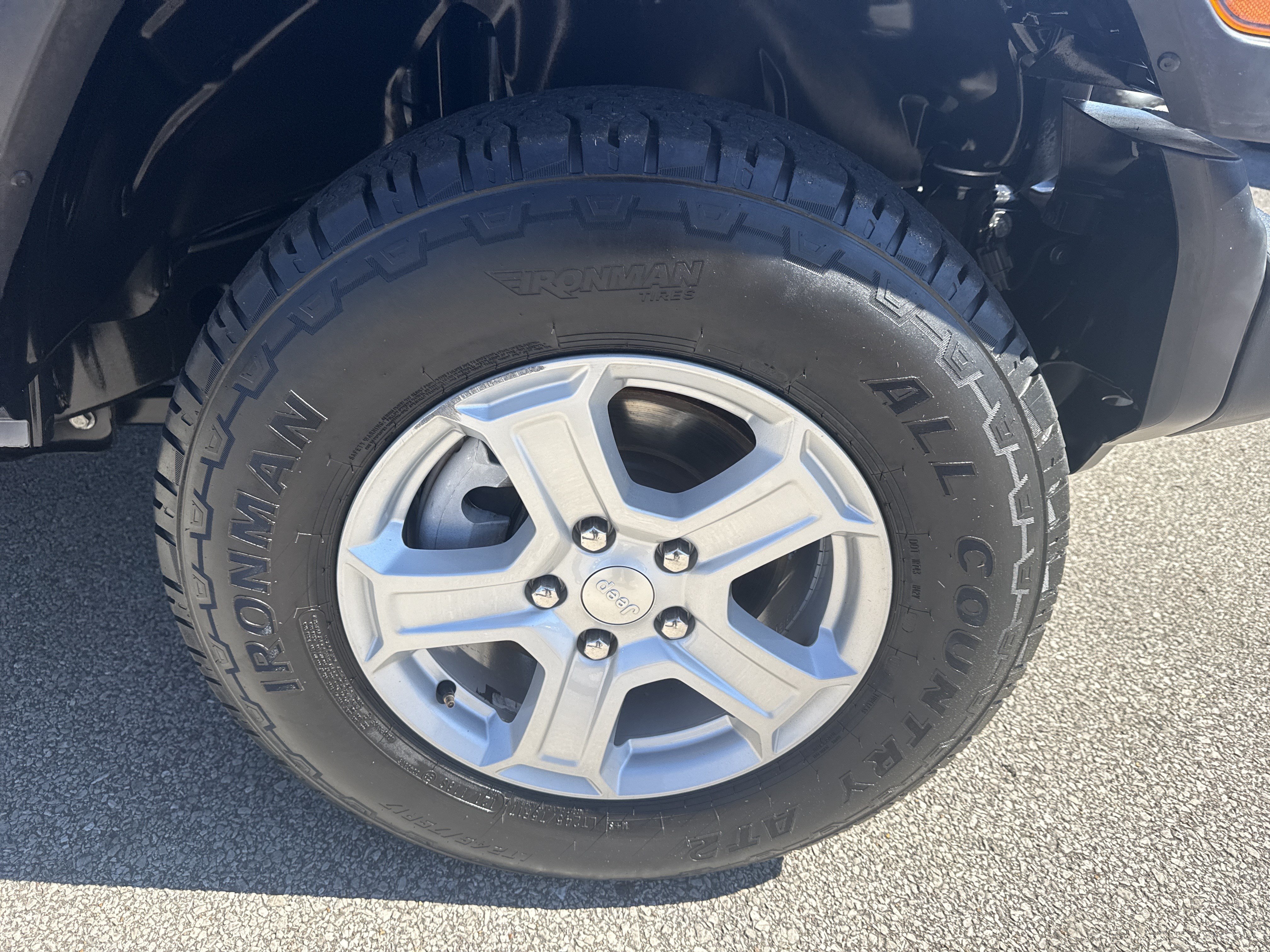 Used 2020 Jeep Wrangler Sport AWD/4WD image 12