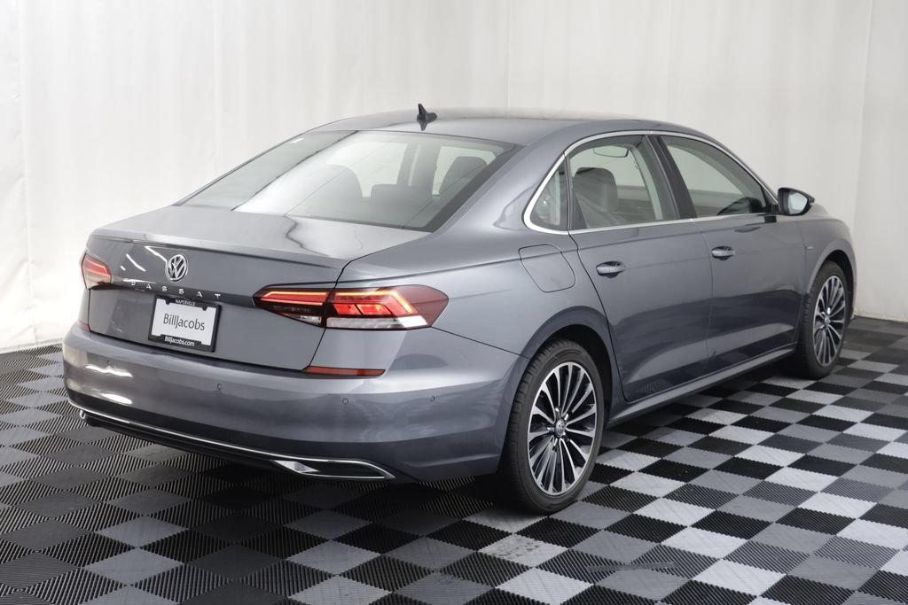 Used 2022 Volkswagen Passat 2.0T FWD image 18