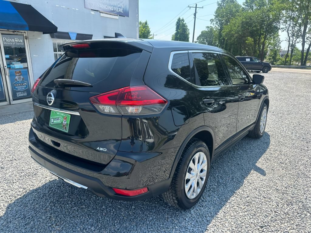 Used 2018 Nissan Rogue S AWD/4WD image 2