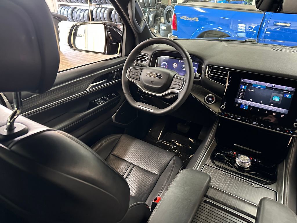 Certified 2024 Jeep Wagoneer Series II w/ Flexible Seating Group AWD/4WD image 14