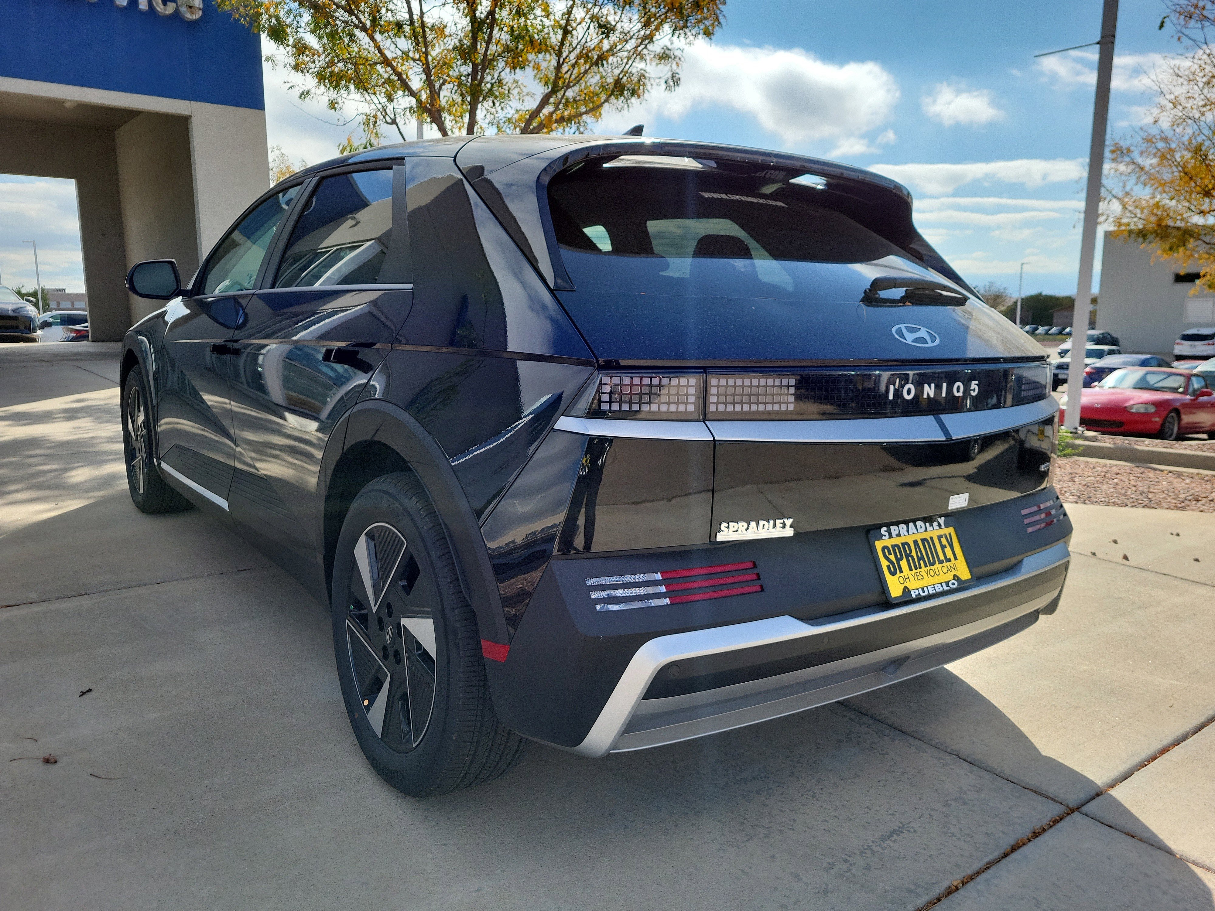 New 2025 Hyundai Ioniq 5 SE image 3