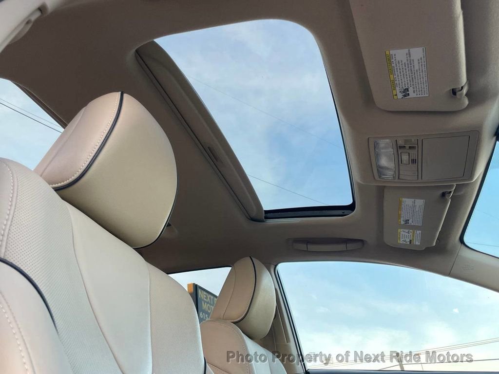 Used 2015 Toyota Venza XLE w/ XLE Premium Package image 11