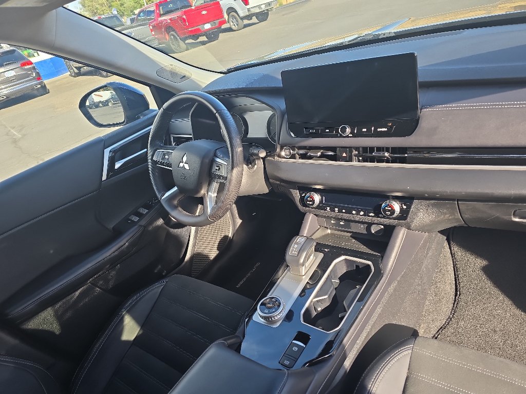 Used 2025 Mitsubishi Outlander SE AWD/4WD image 7