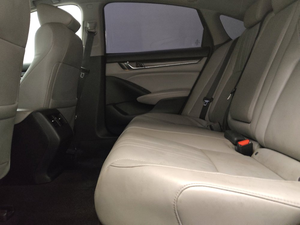 Used 2018 Honda Accord Touring image 18