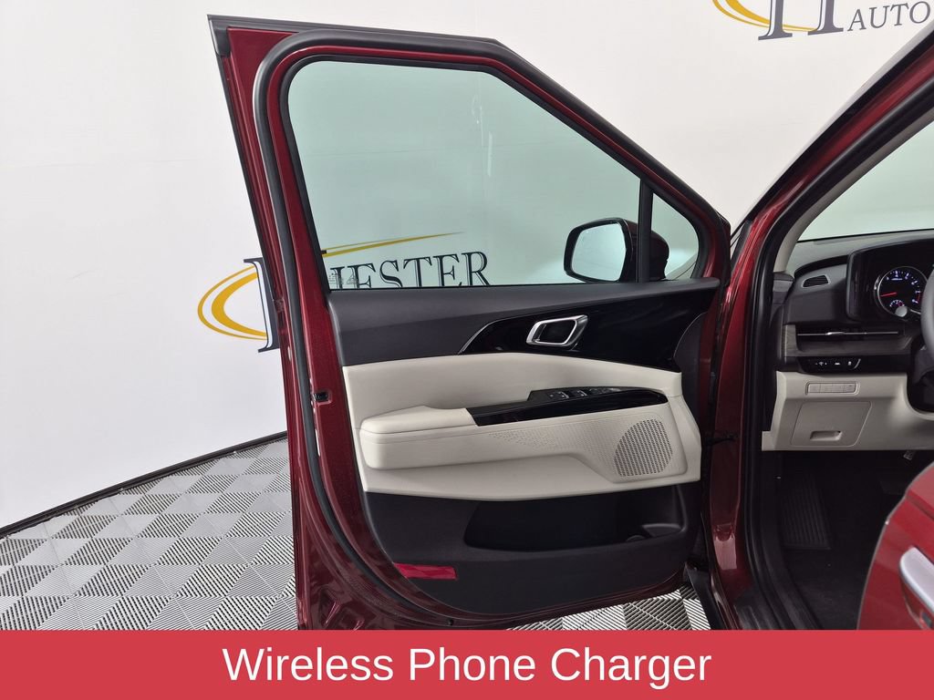 Used 2024 Kia Carnival EX FWD image 13