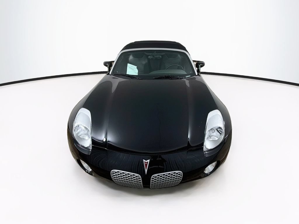 Used 2007 Pontiac Solstice Convertible w/ Preferred Package RWD image 2