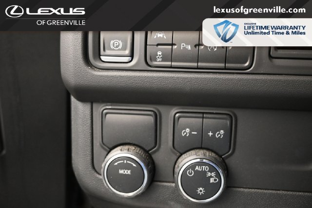 Used 2024 Chevrolet Tahoe Premier RWD image 16
