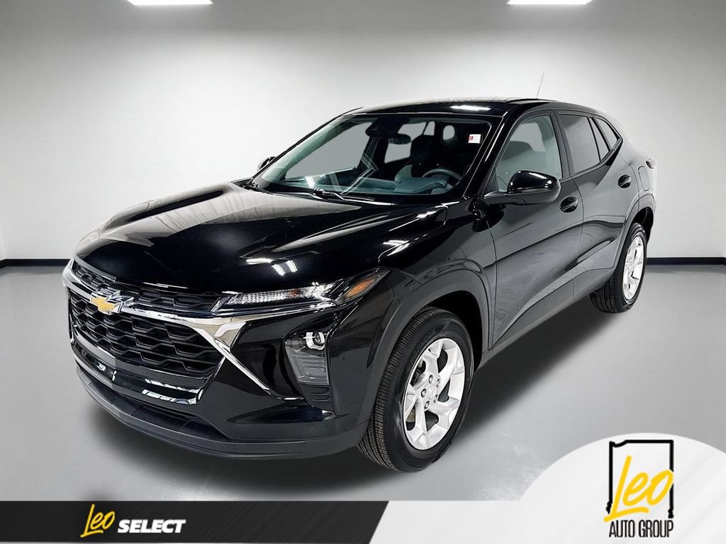 Used 2024 Chevrolet Trax LS w/ LS Convenience Package FWD video 1