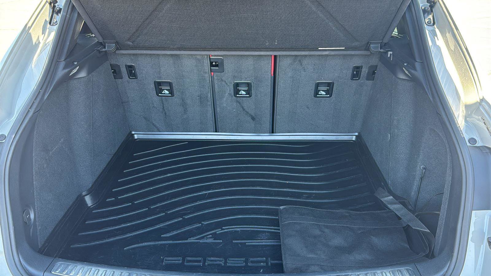 Used 2024 Porsche Macan Turbo image 27