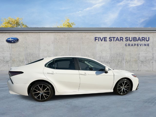 Used 2023 Toyota Camry SE FWD image 9