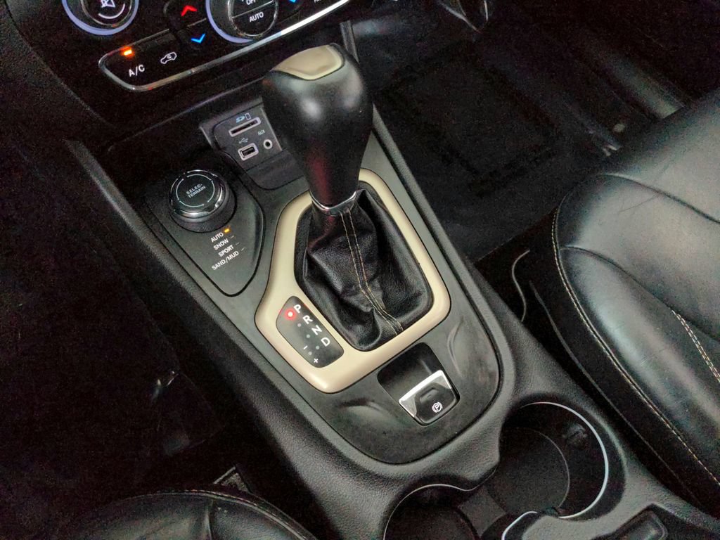Used 2015 Jeep Cherokee Limited AWD/4WD image 20