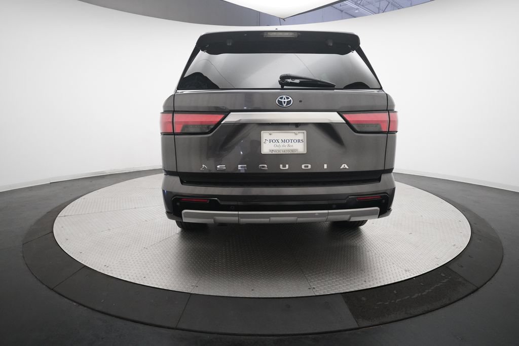 Used 2023 Toyota Sequoia Capstone AWD/4WD image 26