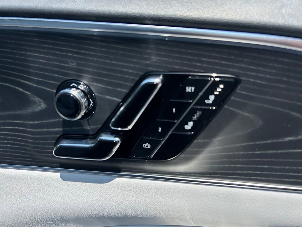 Used 2025 Cadillac Lyriq Sport RWD image 50