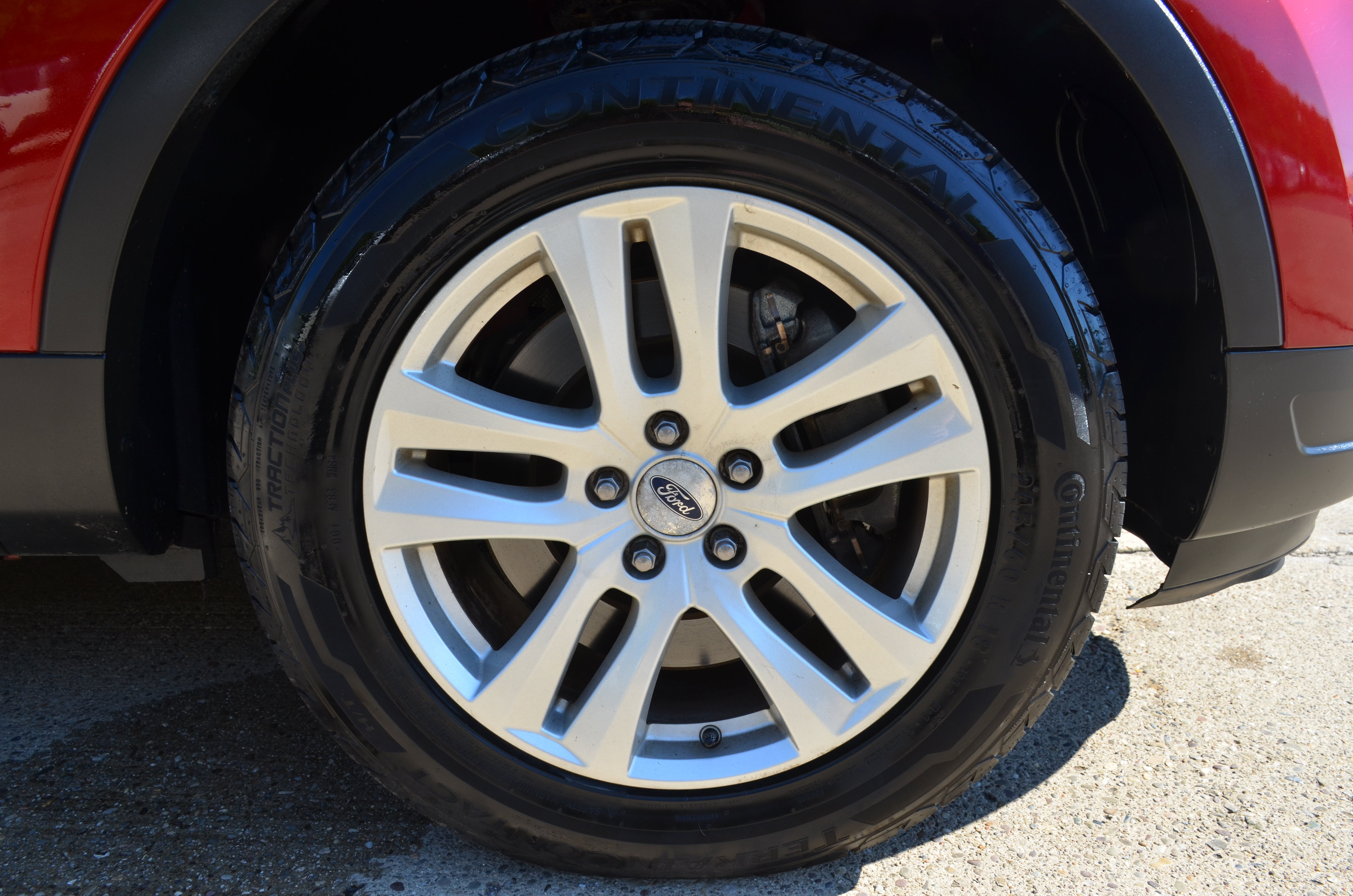 Used 2018 Ford Explorer XLT w/ Equipment Group 201A AWD/4WD image 17