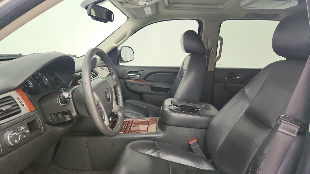 Used 2013 Chevrolet Suburban LTZ image 15
