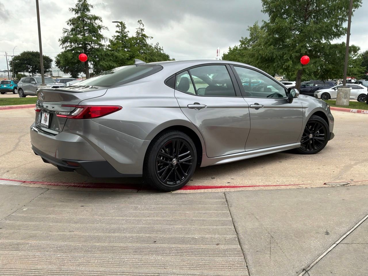 Used 2025 Toyota Camry SE FWD image 6