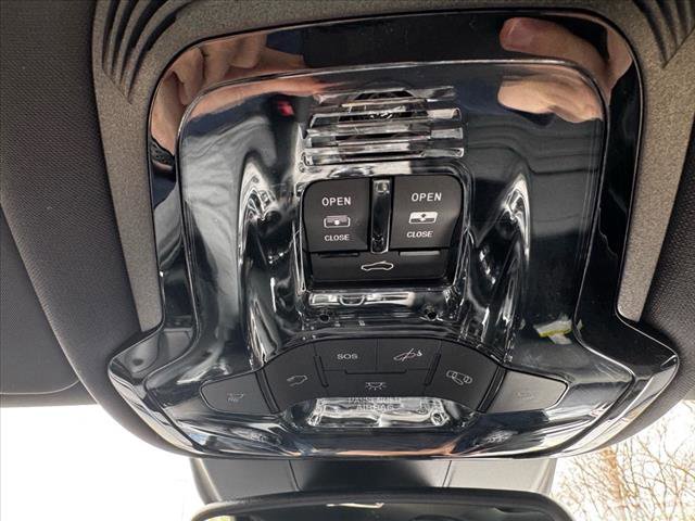 New 2025 Alfa Romeo Giulia AWD w/ Veloce Package AWD image 38