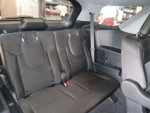 Used 2023 Ford Explorer XLT image 48