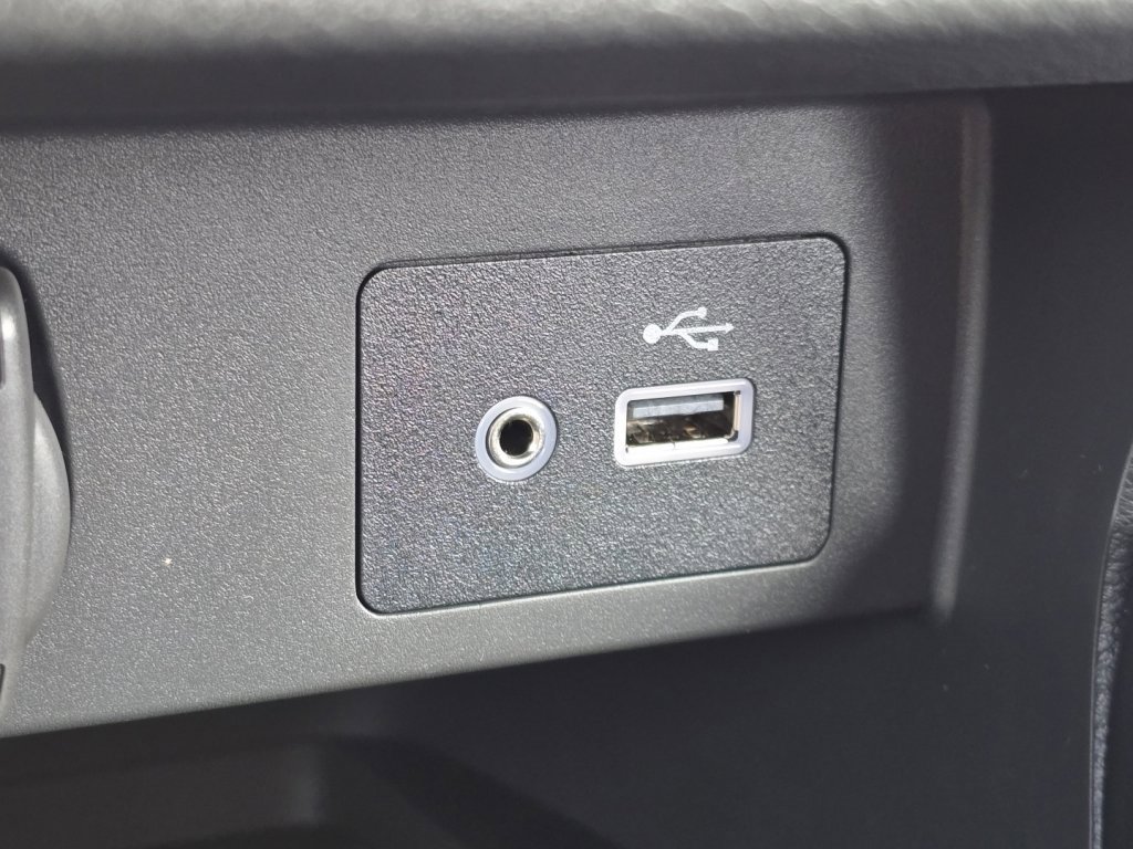 New 2025 Nissan Versa SV w/ Trunk Package image 4