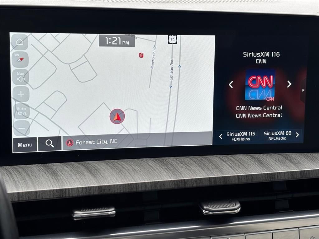 Used 2024 Kia Telluride SX w/ Towing Package image 3