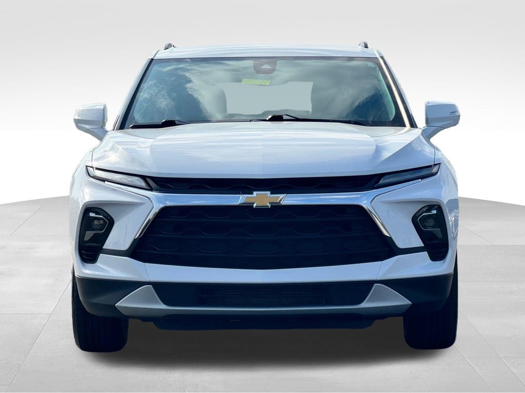 Used 2024 Chevrolet Blazer LT AWD/4WD image 2