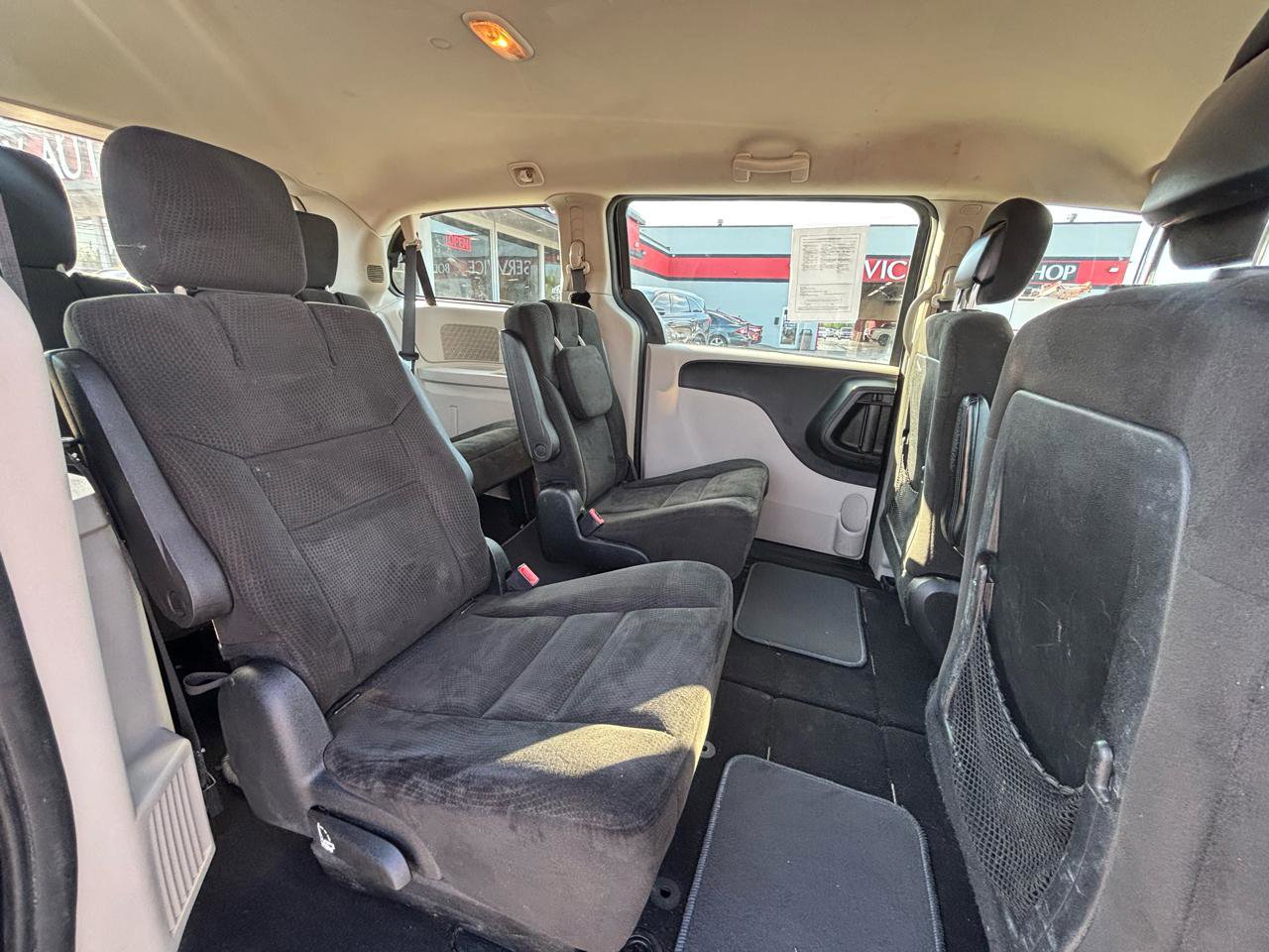 Used 2015 Dodge Grand Caravan American Value Package FWD image 12