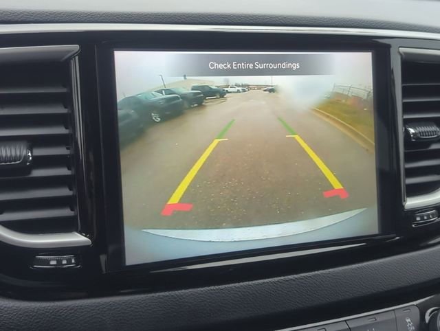 Used 2024 Chrysler Pacifica Touring-L image 18