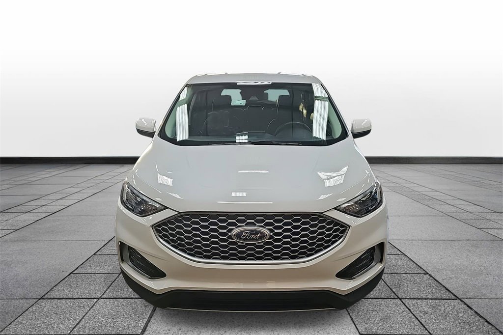 Used 2024 Ford Edge SEL image 2
