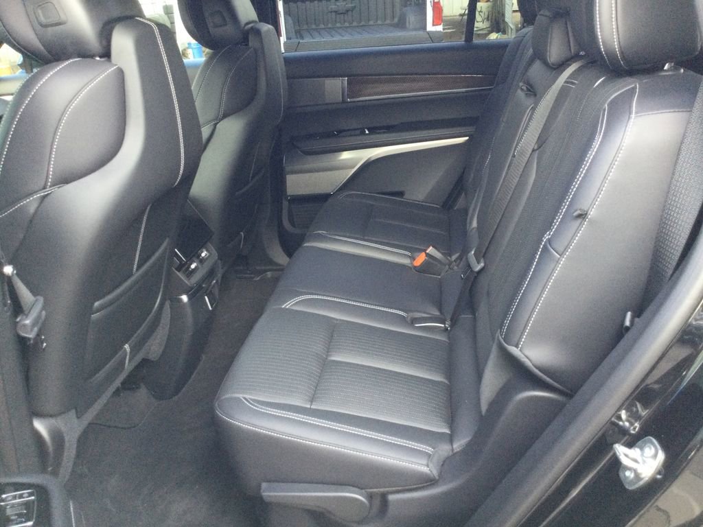 New 2026 Cadillac Vistiq Luxury image 12