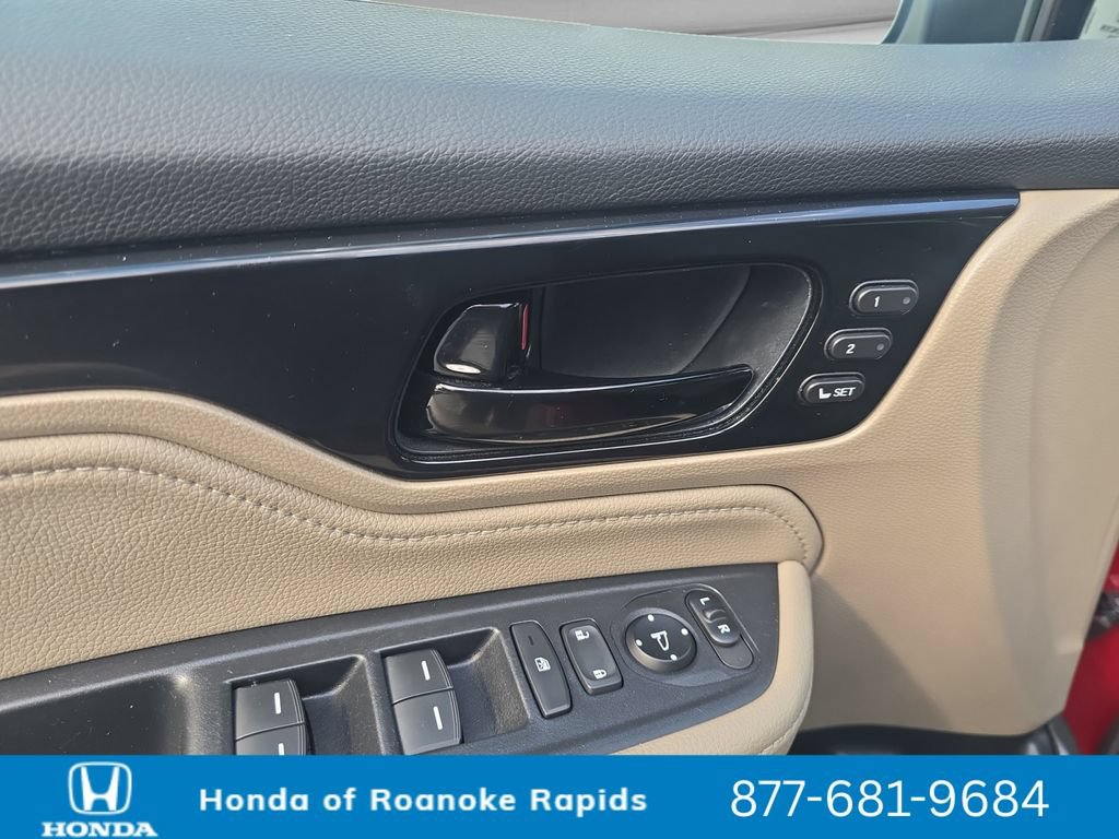 Used 2023 Honda Odyssey Touring image 11