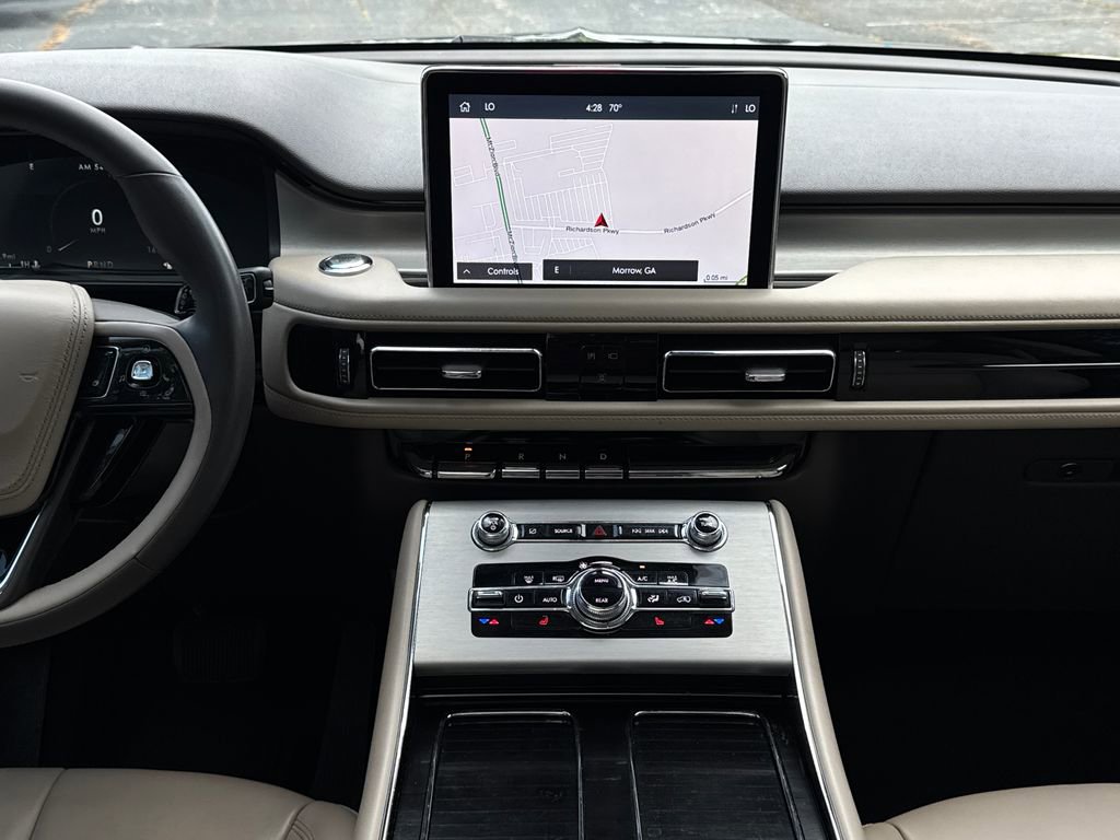 Used 2023 Lincoln Aviator AWD w/ Premium Package image 17