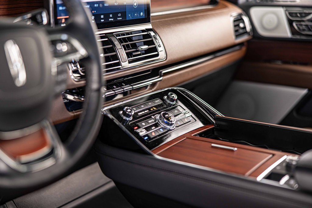 Used 2024 Lincoln Navigator Reserve w/ Equipment Group 201A image 22