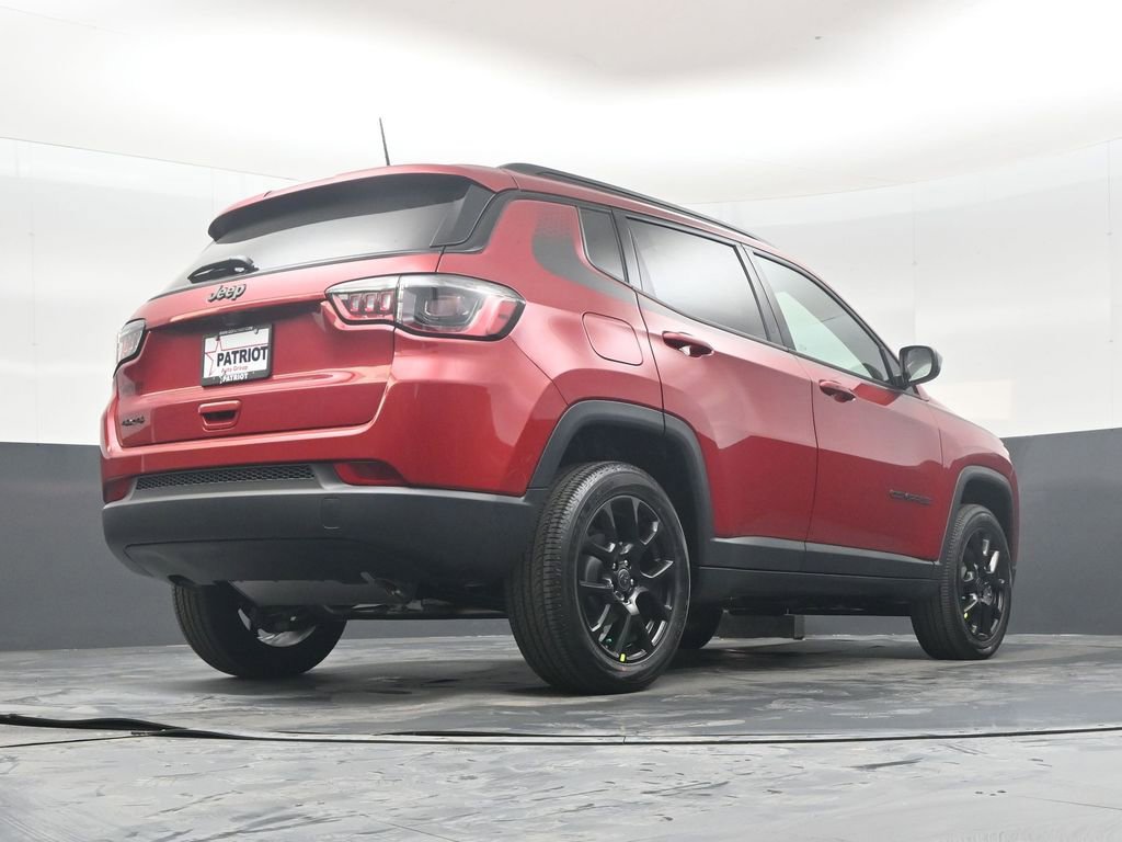 New 2026 Jeep Compass Latitude AWD/4WD image 36