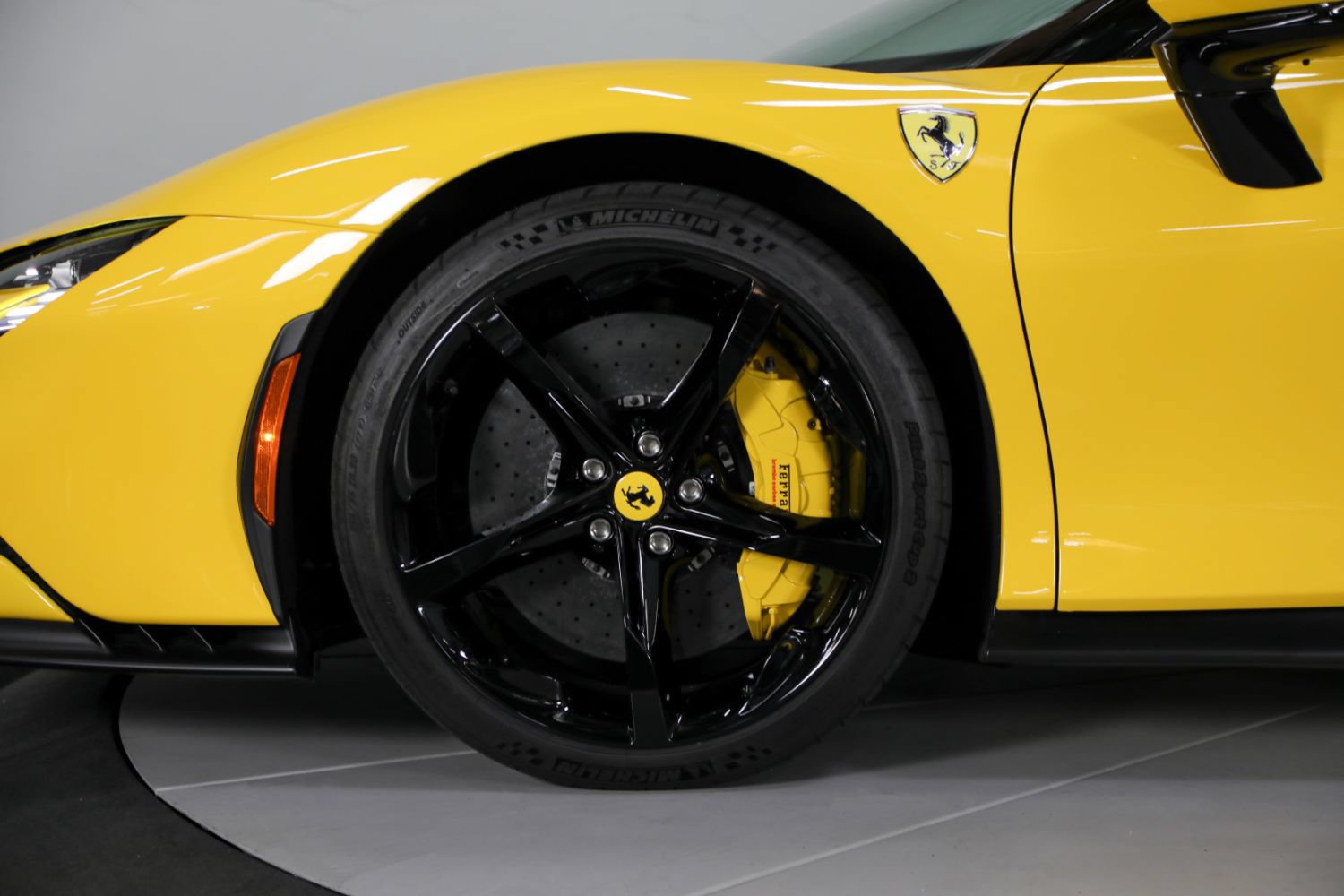 Used 2025 Ferrari SF90 Spider AWD/4WD image 18