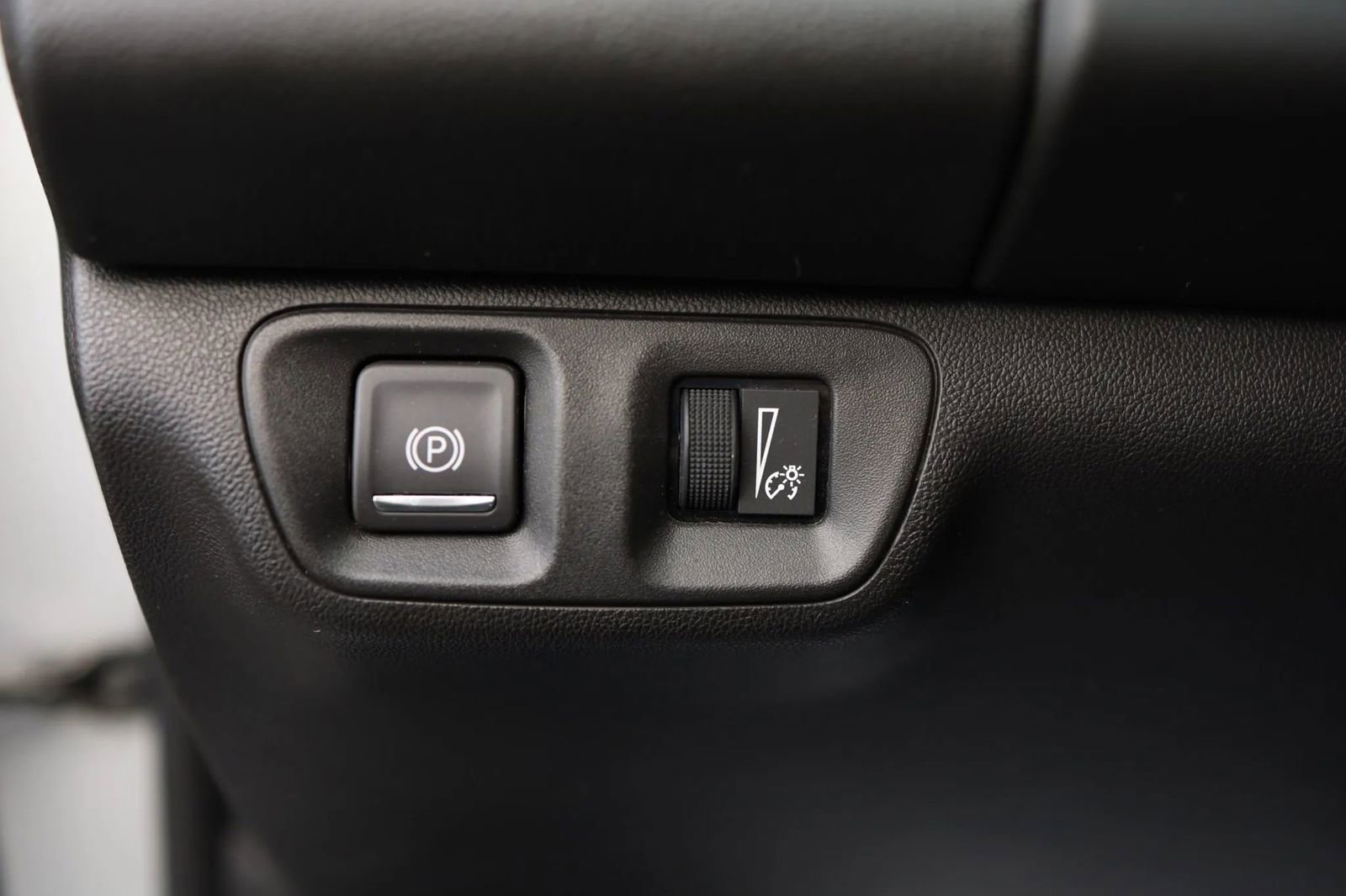 Used 2018 GMC Acadia SLE image 11