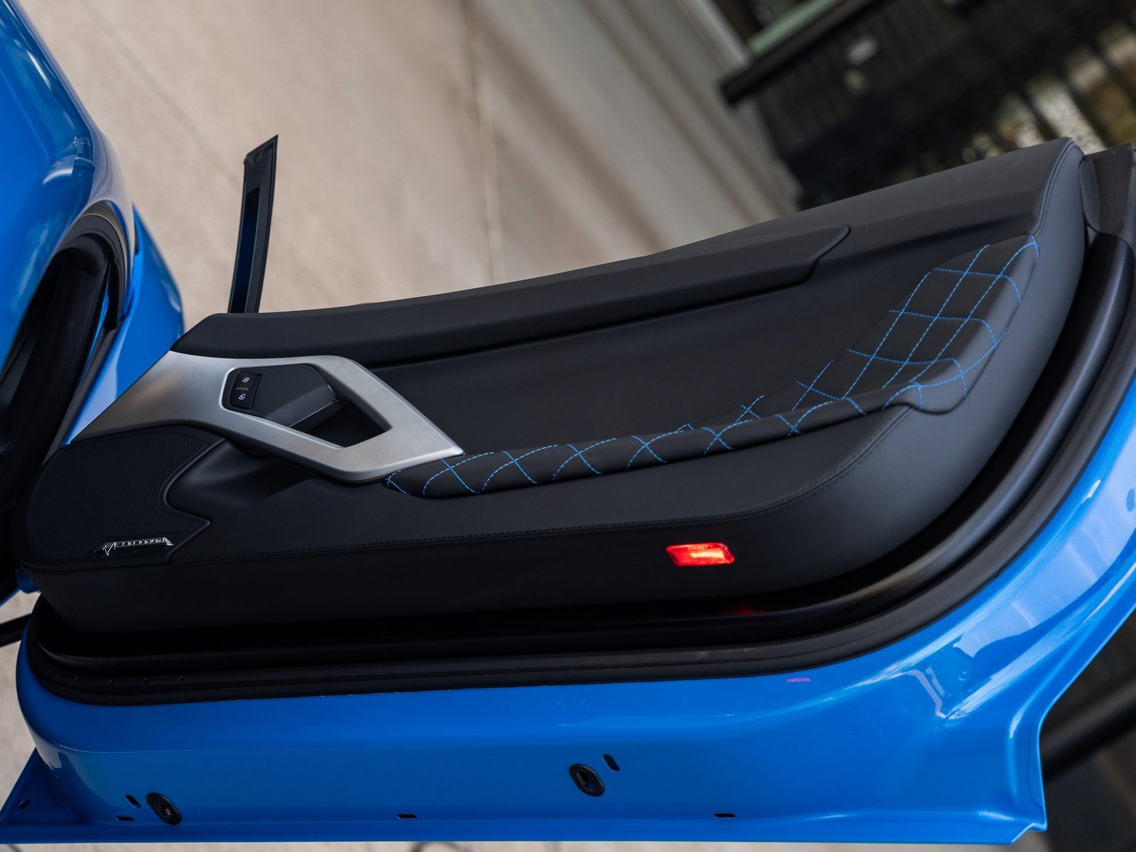 Used 2018 Lamborghini Aventador S image 38