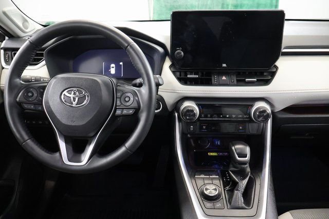 Used 2023 Toyota RAV4 Limited image 28
