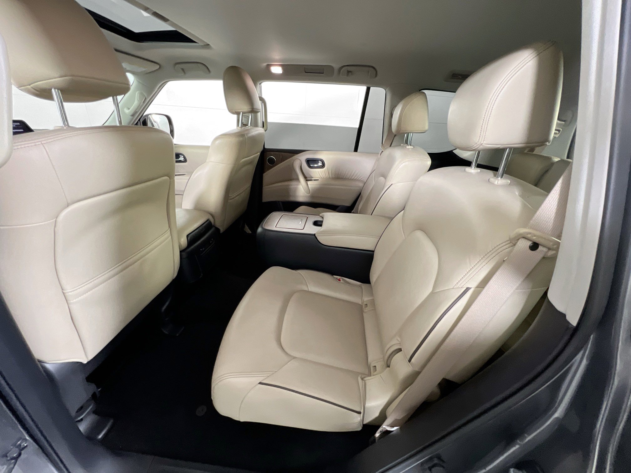 Used 2022 Nissan Armada SL w/ Captain's Chairs Package image 24