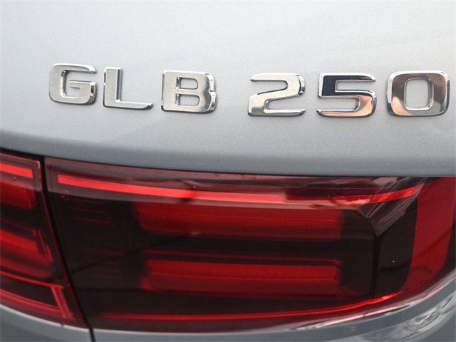 Certified 2024 Mercedes-Benz GLB 250 image 12