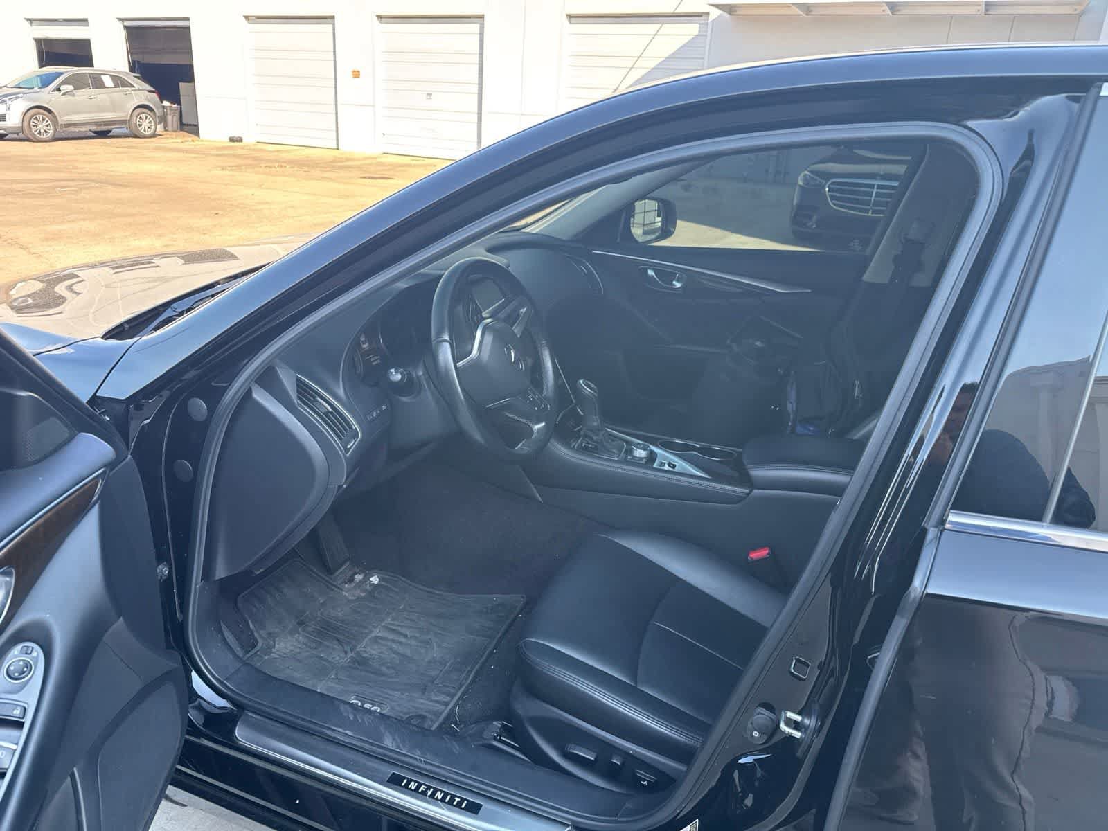 Used 2019 INFINITI Q50 Luxe w/ Essential Package (3.0T Luxe) AWD/4WD image 5