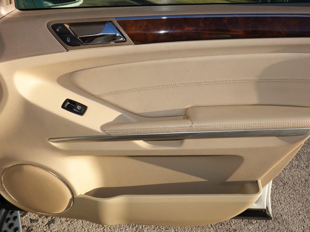 Used 2012 Mercedes-Benz GL 320 BlueTEC 4MATIC image 26