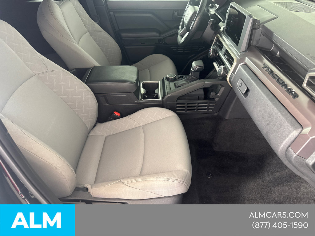 Used 2025 Toyota Tacoma SR5 AWD/4WD image 16