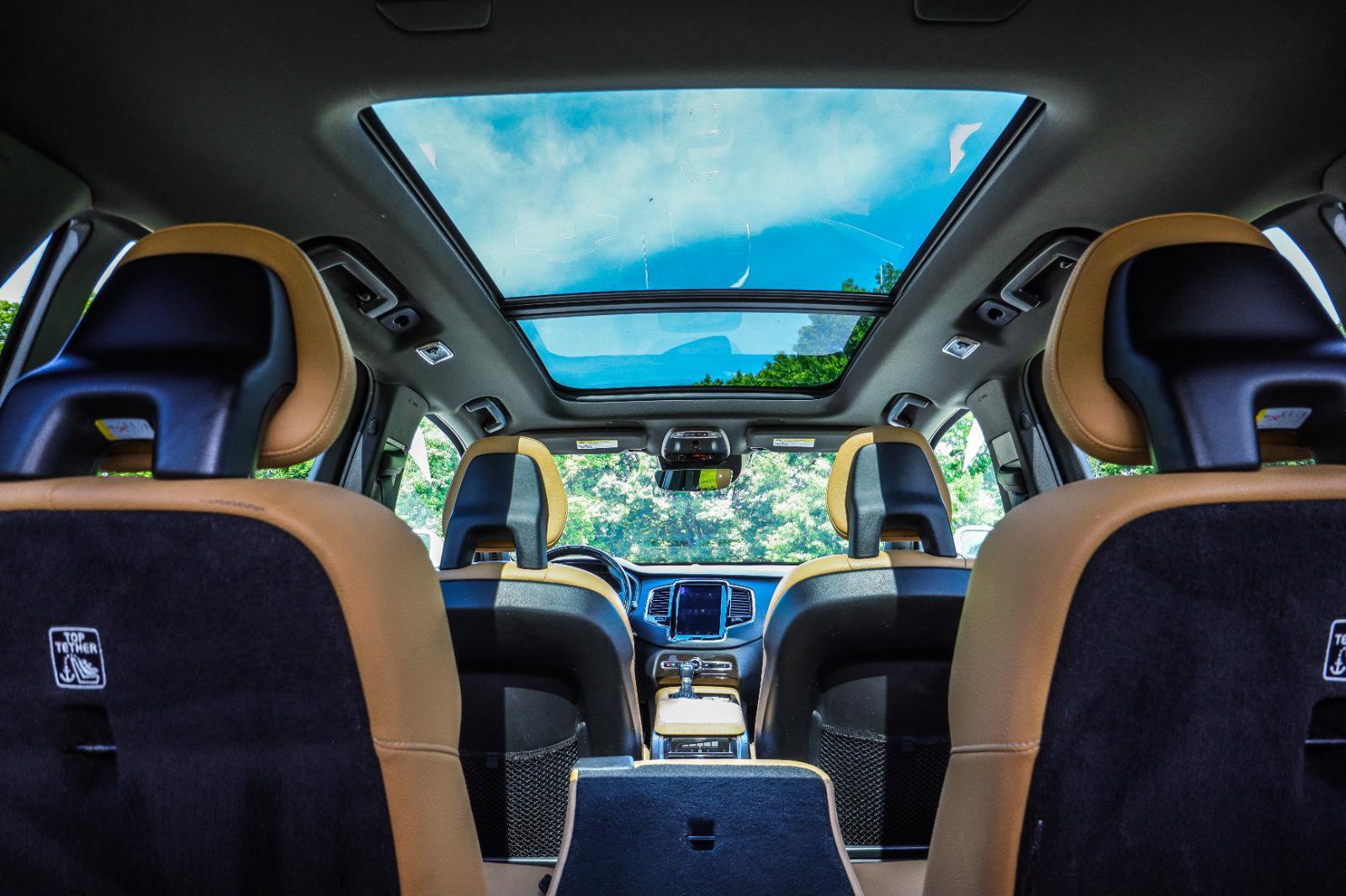 Used 2018 Volvo XC90 T6 Momentum w/ Convenience Package AWD/4WD image 6