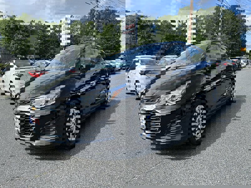 Used 2019 Chevrolet Cruze LS image 1