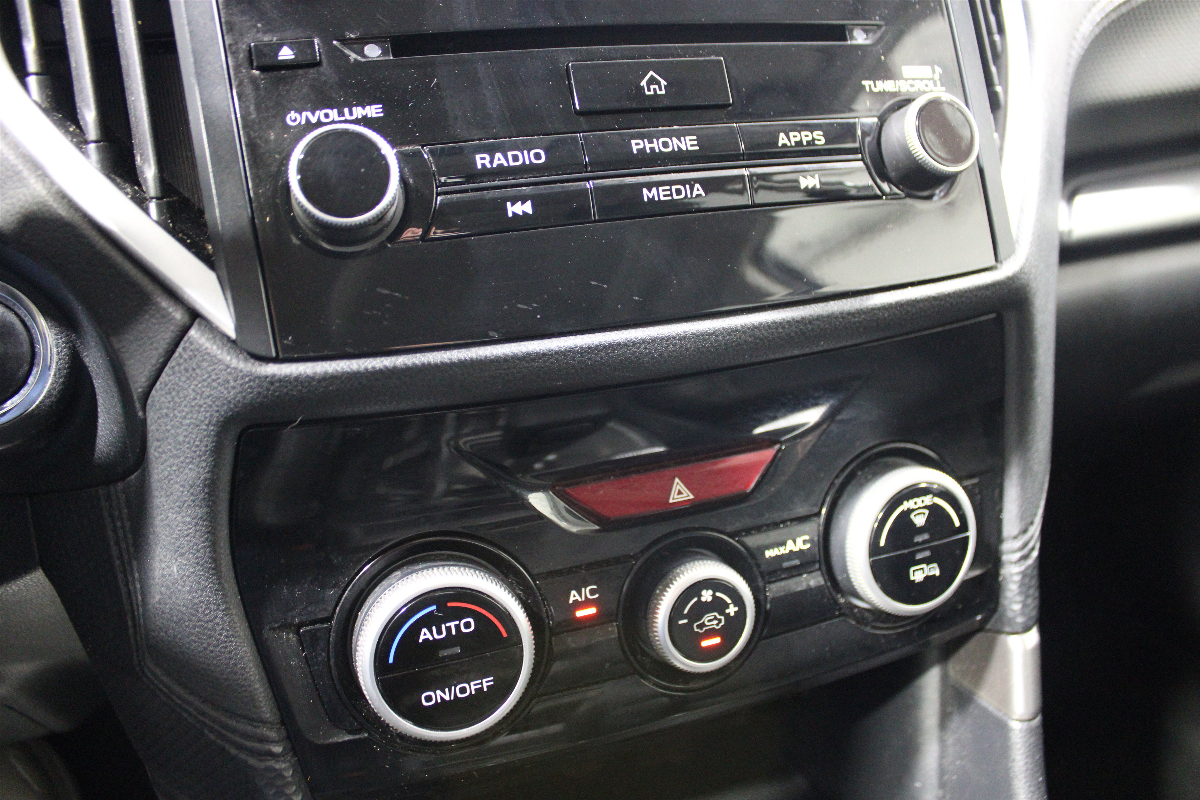 Used 2019 Subaru Forester Premium AWD/4WD image 16