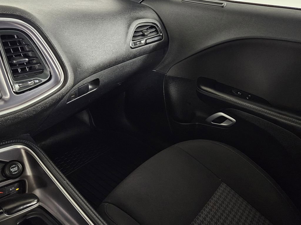 Used 2021 Dodge Challenger R/T RWD image 9