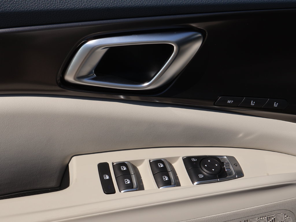 New 2027 Kia Carnival SX w/ Dark Edition Package FWD image 22