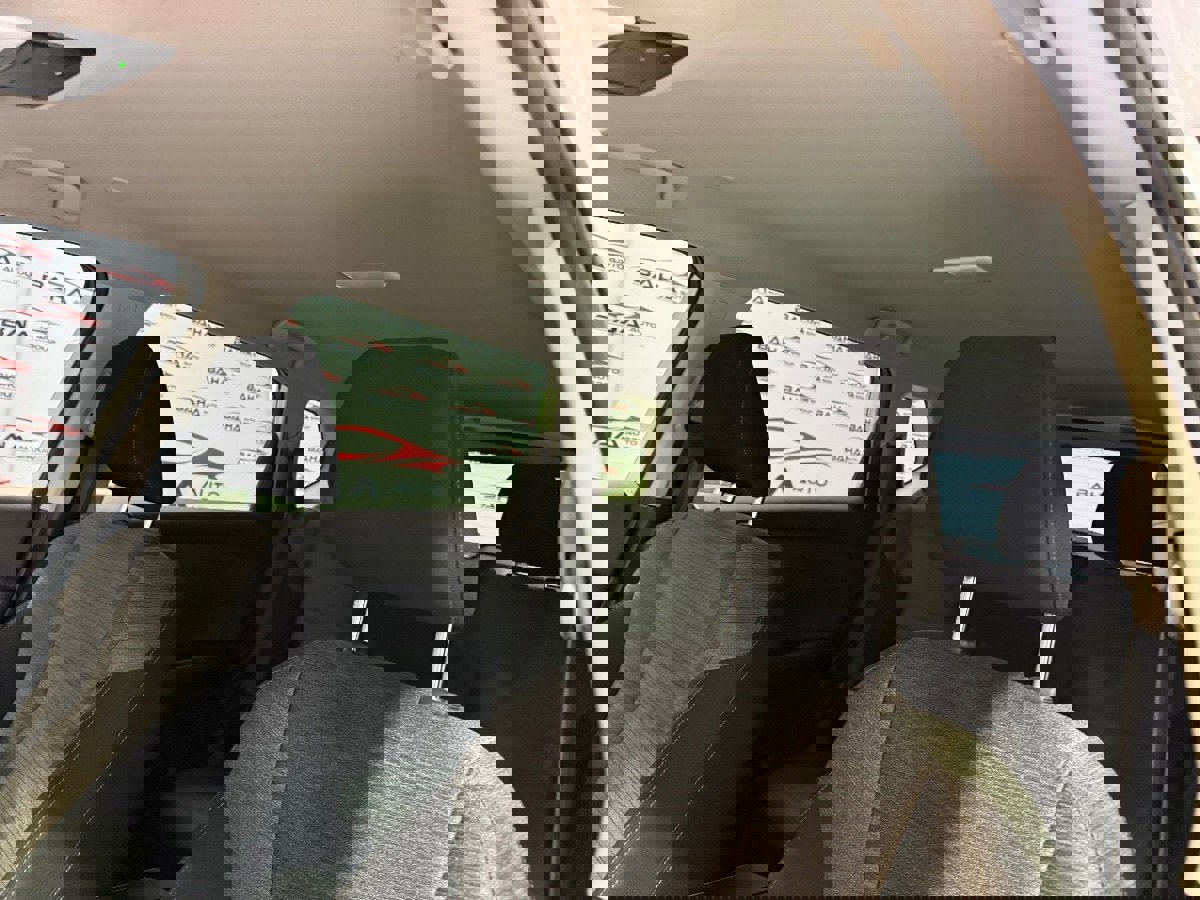 Used 2023 Nissan Rogue SV image 31