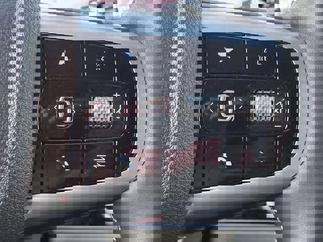 Used 2026 Genesis GV70 2.5T Select image 27