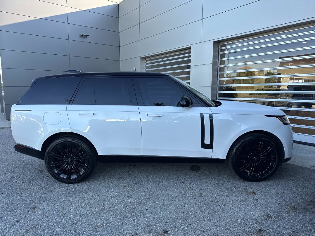 Certified 2024 Land Rover Range Rover Autobiography AWD/4WD image 9